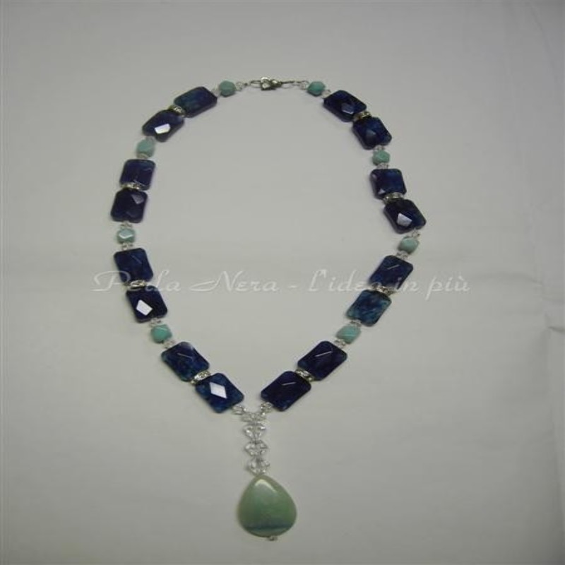 Collana con pietre dure